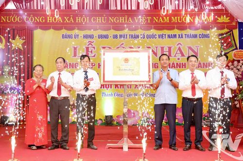 Đón nhận bằng xếp hạng Di tích lịch sử đình Xuân Dương
