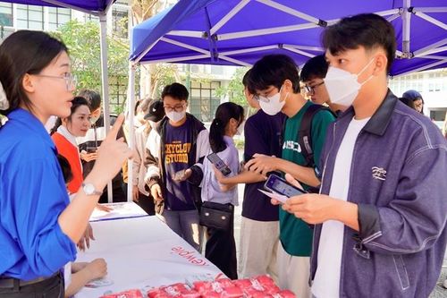 2.500 sinh viên hưởng ứng chương trình 'Hãy bắt đầu bữa ăn bằng rau'