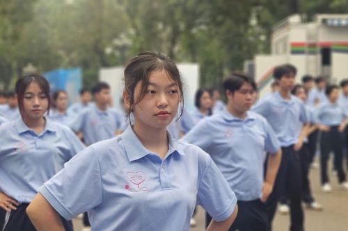Hơn 500 cán bộ y tế, sinh viên Học viện Y - Dược học cổ truyền Việt Nam đồng diễn dưỡng sinh vì sức khỏe cộng đồng