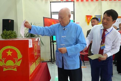 Lấy người dân làm trung tâm của quá trình bầu cử