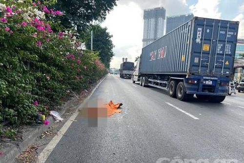 Điều tra vụ người đàn ông nằm chết giữa đường lúc rạng sáng
