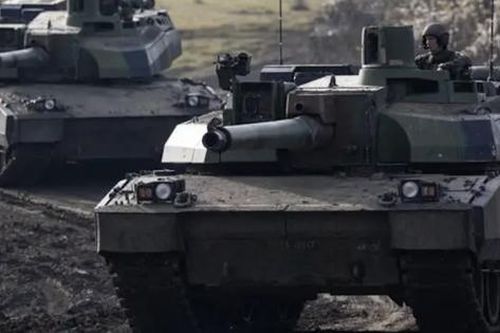 Xe tăng chủ lực Leclerc của Pháp triển khai sát Ukraine
