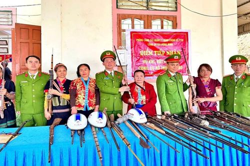 Thu hồi hàng loạt súng tự chế ở các xã miền núi