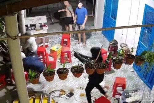 Đồng Tháp: Công an điều tra vụ nghi bắn, đâm người bị thương ở xã Tân Hương