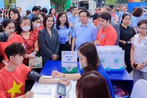 Hợp lực triển khai tầm soát, giảm gánh nặng bệnh tật từ sớm