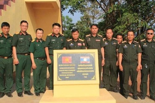 Bộ Chỉ huy Quân sự thành phố Đà Nẵng hỗ trợ 1,5 tỷ đồng cho Bộ Chỉ huy quân sự tỉnh Sê Kông và Salavan (Lào)