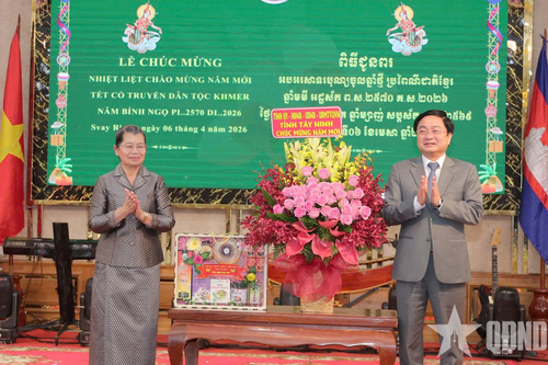 Lãnh đạo tỉnh Tây Ninh chúc Tết Chol Chnam Thmay tại Campuchia