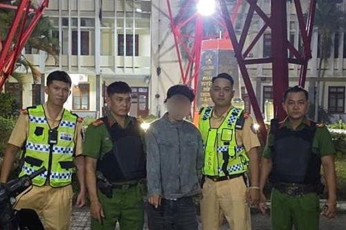 Trộm giàn giáo trong đêm