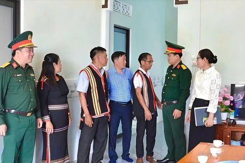 Ấm áp những căn nhà vùng biên