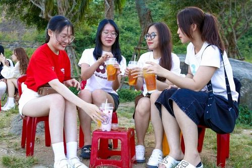 Nắng nóng gay gắt, bán đảo Sơn Trà thành điểm đến giải nhiệt của giới trẻ