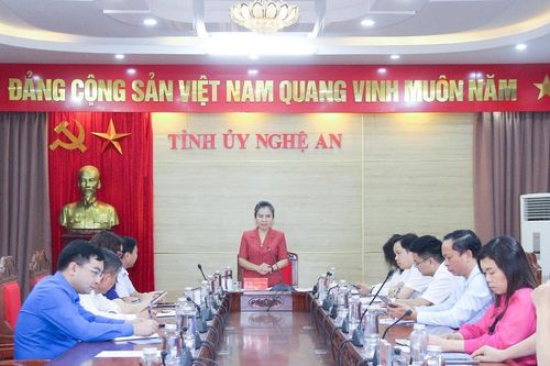 Thường trực Tỉnh ủy cho ý kiến về Liên hoan sinh viên dân tộc thiểu số các trường đại học, cao đẳng trên địa bàn Nghệ An lần thứ nhất