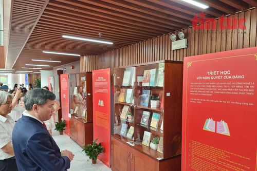 Khai mạc trưng bày thành tựu khoa học xã hội 'Vững nền tảng – Sáng tương lai'