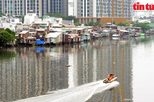 Xử lý tình trạng lấn chiếm lòng sông, đê điều trên địa bàn TP. Hồ Chí Minh