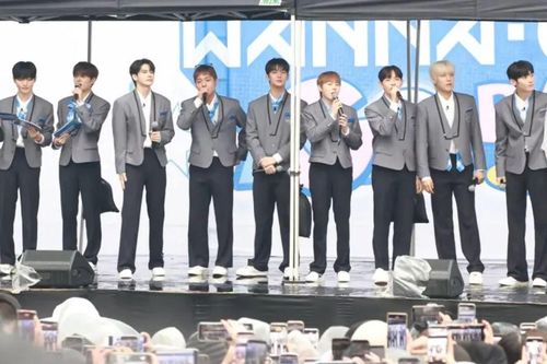 Wanna One hội ngộ sau nhiều năm, Khoảnh khắc 'xuyên không' đầy xúc động giữa lòng Seoul
