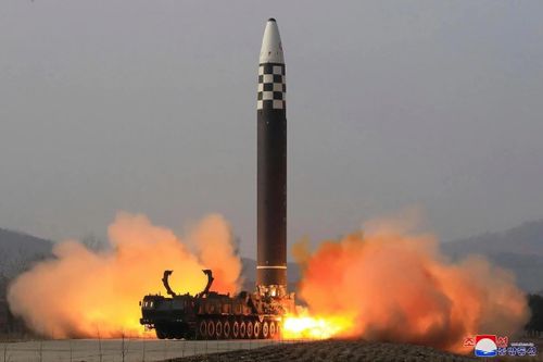 Triều Tiên phát triển ICBM sợi carbon, Hàn Quốc khởi động tập trận 'Hwarang 2026'