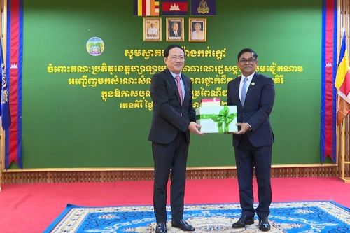 Đoàn đại biểu cấp cao tỉnh Gia Lai thăm, chúc Tết Chôl Chnăm Thmây tại tỉnh Ratanakiri