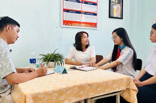 Tăng cường tư vấn, gỡ áp lực tâm lý cho học sinh