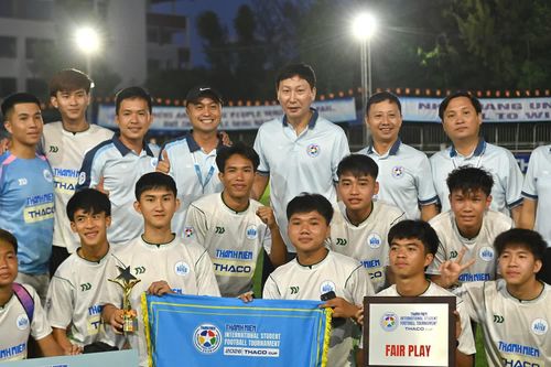 Huấn luyện viên Kim Sang-sik: Bóng đá sinh viên Việt Nam cần thêm cơ hội giao lưu, cọ xát