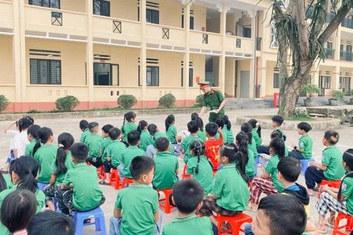 Đoàn xã Phúc Khánh ra mắt mô hình Câu lạc bộ 'Thanh niên nói không với ma túy'
