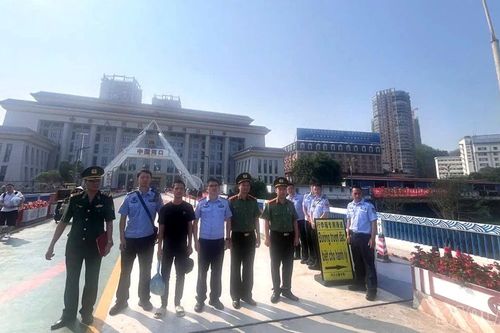 Lào Cai: Trục xuất công dân nước ngoài nhập cảnh trái phép