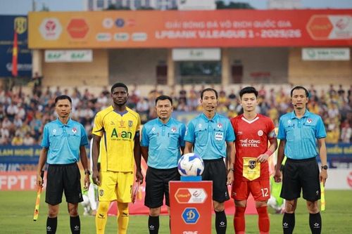 Thể Công Viettel đề xuất trọng tài ngoại cho hai trận sinh tử với Ninh Bình