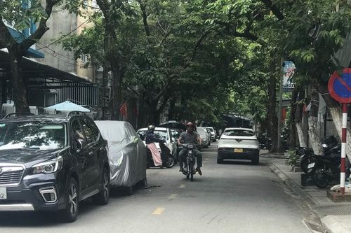 Đừng để lòng đường trở thành bãi đỗ xe
