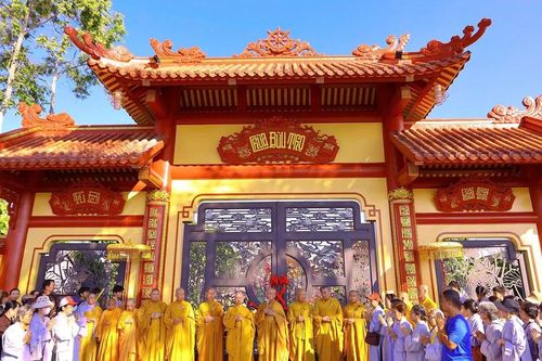 An Giang: Chùa Bửu Thọ tổ chức tam bộ nhất bái kỷ niệm ngày khánh đản Bồ-tát Quán Thế Âm