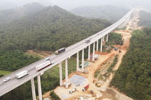 Giá nhiên liệu, vật liệu tăng cao, nhà thầu hầm Thần Vũ nỗ lực duy trì tiến độ