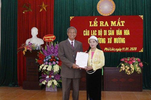 Nghệ nhân Vũ Thị Thuận 'giữ hồn' di sản văn hóa xứ Mường bằng tâm và tầm