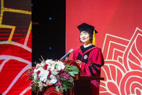 Những sinh viên tốt nghiệp sớm Trường Đại học Ngoại thương xếp loại xuất sắc có những thành tích gì?