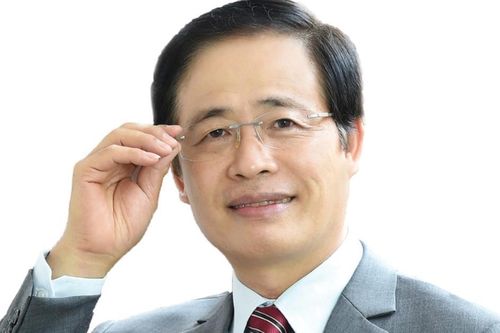 Bắt tạm giam 'ông chủ vàng' Bảo Tín Minh Châu và con trai