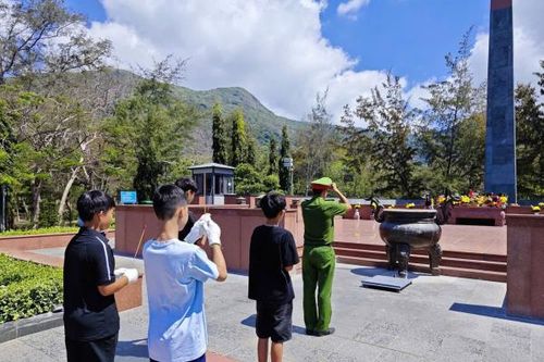 Côn Đảo: Giúp học sinh chưa ngoan chuyển biến nhận thức từ hoạt động tri ân