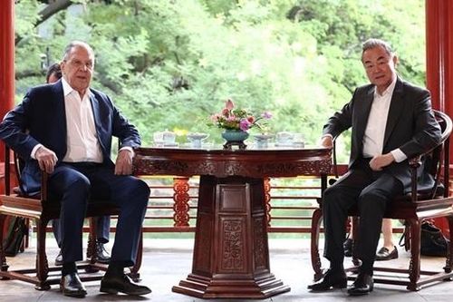 Trung-Nga chung sức hạ nhiệt căng thẳng Trung Đông