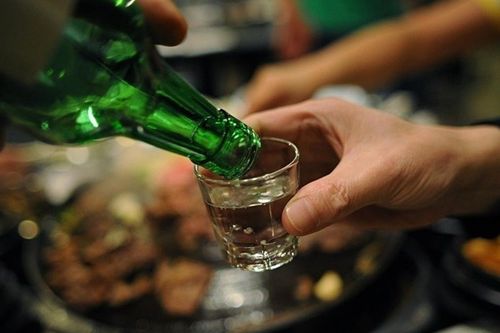 Bán đồ uống có cồn cho người dưới 18 tuổi bị phạt tới 3 triệu đồng