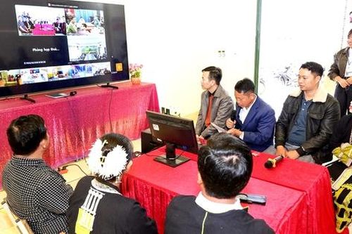 'Thôn số' đưa dịch vụ công đến nhà dân ở vùng cao Bát Xát