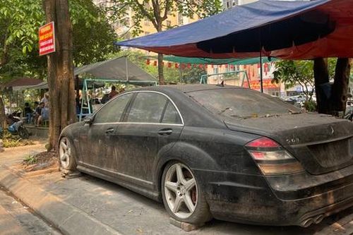 Hà Nội: Cận cảnh Mercedes S63 'nằm im' một thập kỷ, công an đang tìm chủ nhân