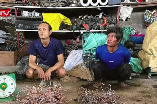 Bắt đối tượng trộm dây điện của hệ thống đèn chiếu sáng đường dẫn cao tốc