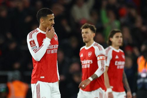 Arsenal lại gục ngã đúng lúc quyết định
