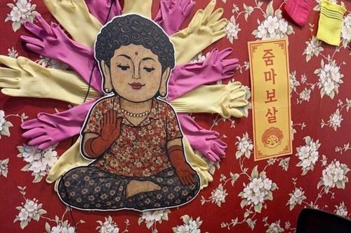 Giới trẻ Hàn Quốc đổ xô mua mõ, tượng Phật