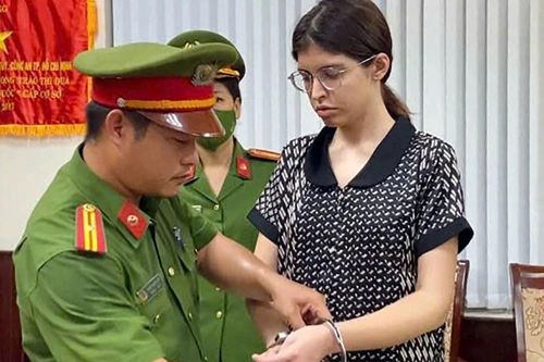 Người mẫu Andrea Aybar cùng trợ lý tổ chức 'tiệc ma túy' trong căn hộ cao cấp