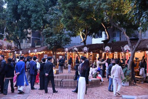 Quá khứ và hiện tại giao thoa tại 'Vườn Ánh sáng'