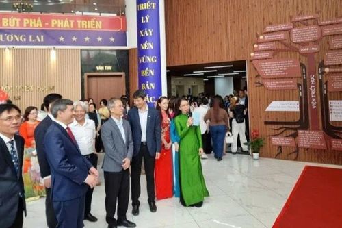Hoạt động khoa học hướng tới kỷ niệm 51 năm Giải phóng miền nam, thống nhất đất nước