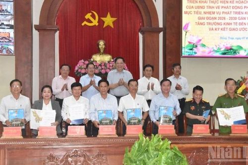 Đồng Tháp ký kết thi đua đạt mục tiêu tăng trưởng hai con số