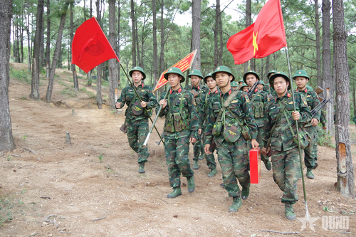 Chiến sĩ mới trưởng thành trên thao trường