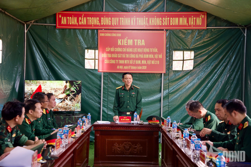 Binh chủng Công binh kiểm tra tại Công ty TNHH xử lý bom, mìn, vật nổ 319