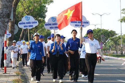 Những bước chân kết nối thông điệp hòa bình