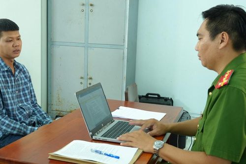 Nghi phạm trong vụ án mạng ra đầu thú sau khi gây án