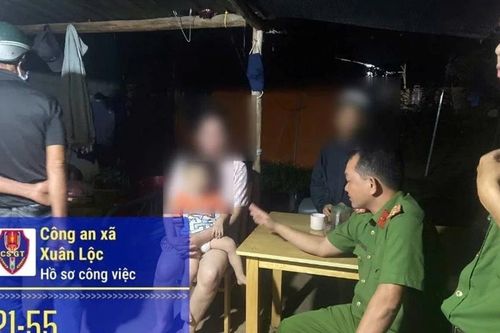 Công an Đồng Nai ngăn chặn người phụ nữ dắt theo 3 trẻ nhỏ định nhảy cầu tự tử