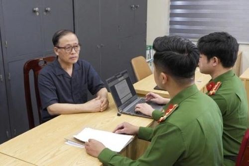 Vì sao ông chủ Bảo Tín Minh Châu và con trai bị khởi tố?