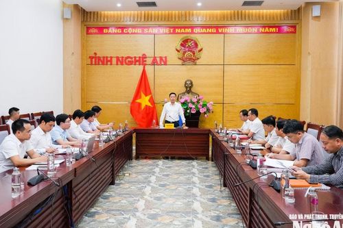 Thống nhất bàn giao xã Quế Phong tiếp nhận, quản lý, vận hành Nhà máy nước Kim Sơn